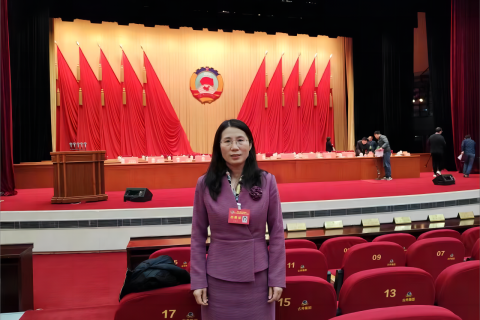 公海710吴鑫坤出席市政协十五届三次会议