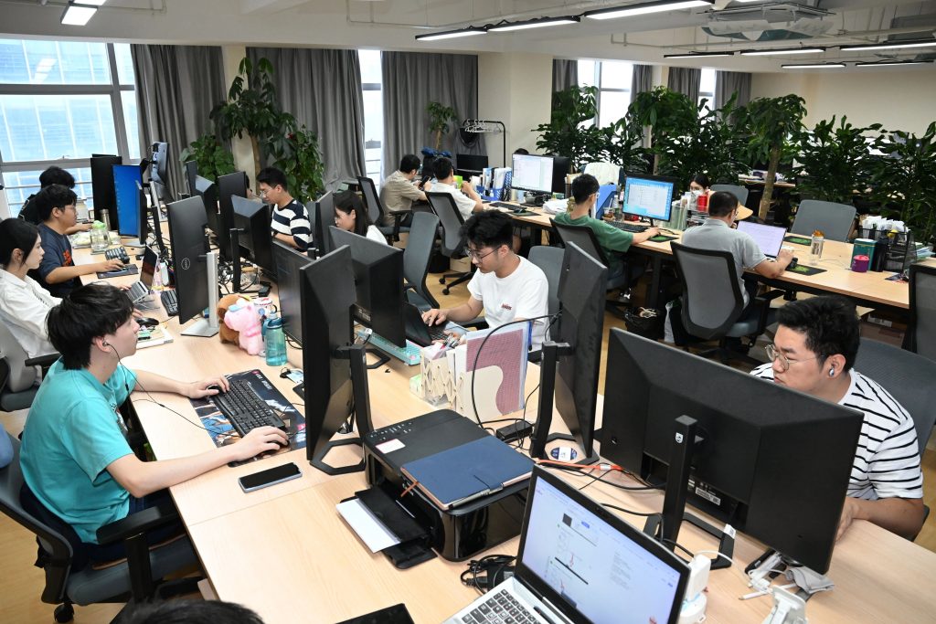 安徽省委常委、合肥市委书记张红文一行莅临安徽数据堂参观调研